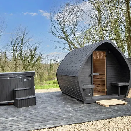 Holiday home Holiday Lvii *